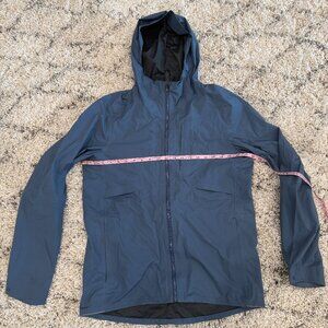 Lululemon Men's Blue Rain Jacket/Shell - Medium